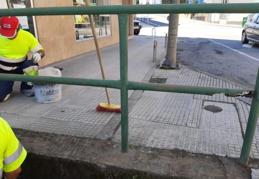 A brigada de obras municipal acomete melloras na seguridade do Campo de Noia